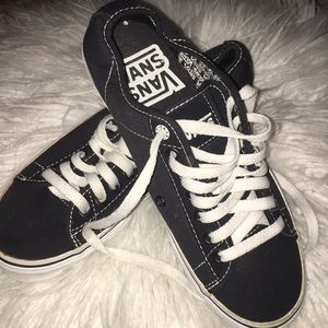 Black and white Ferris Old ‘Skool’ vans